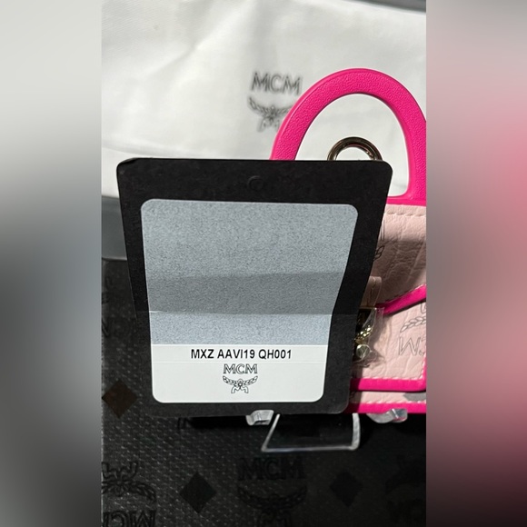 MCM New Visetos Mini Patricia Key Charm (Bag Jewelry π) includes box - Picture 6 of 7